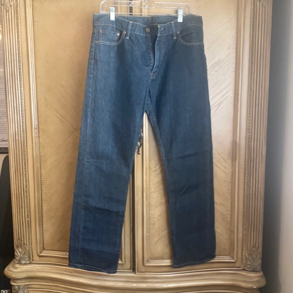 Men’s Levi blue jeans